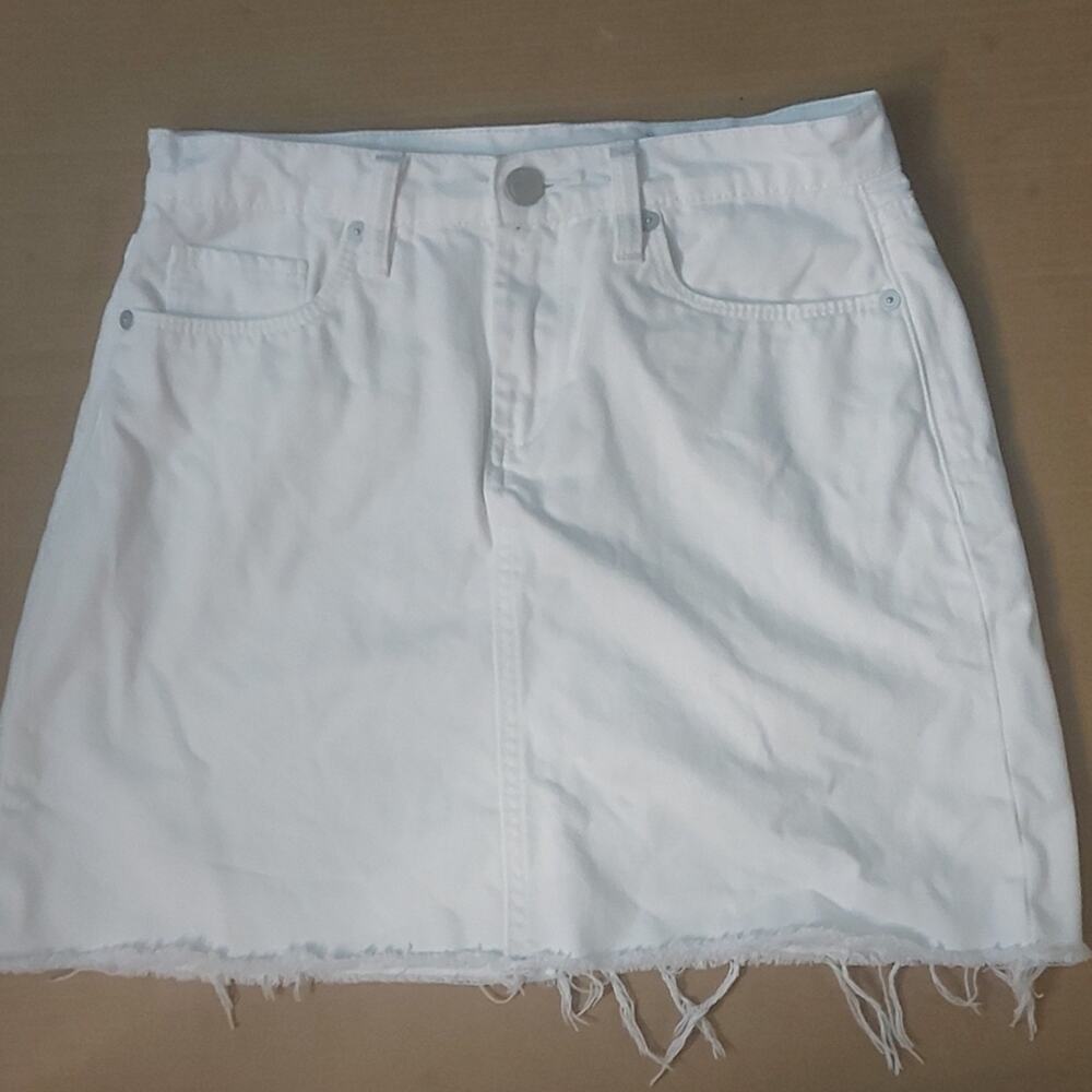 Blank NYC White Denim Frayed Mini Skirt 25 Casual Boho Preppy Classic Festival